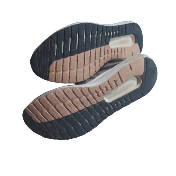 11 Reebok Fuelfoam pink and black sneakers - Picture 10 of 11